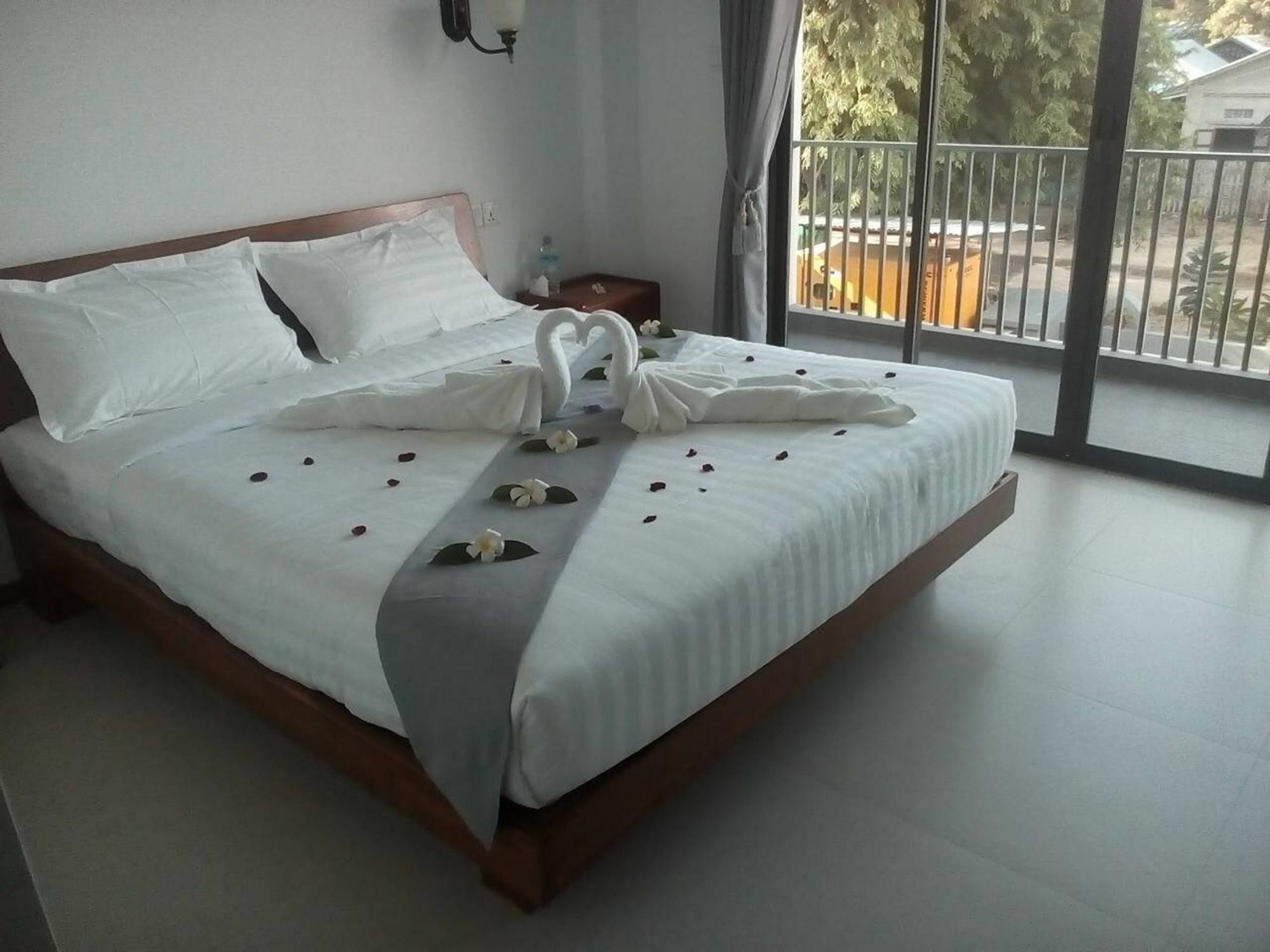 Morning Star Guesthouse Nyaung-U Bagian luar foto